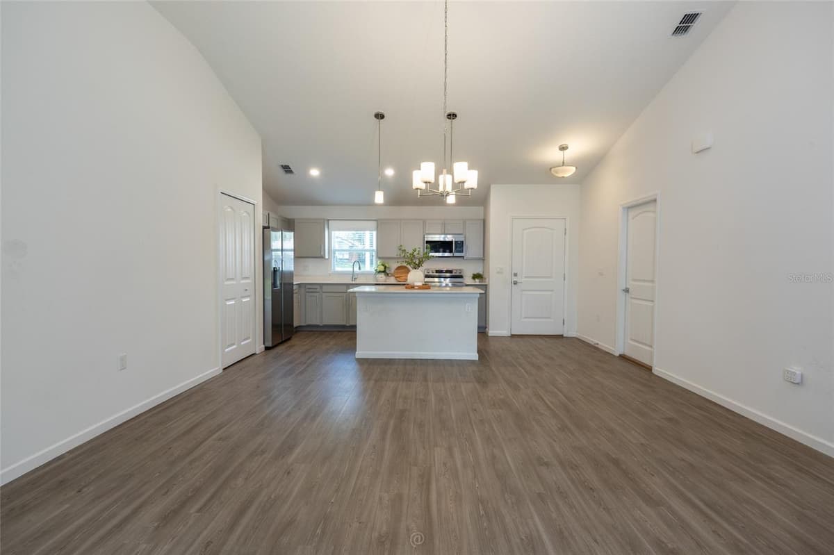 196 FRONTIER DRIVE — photo 11 of 35