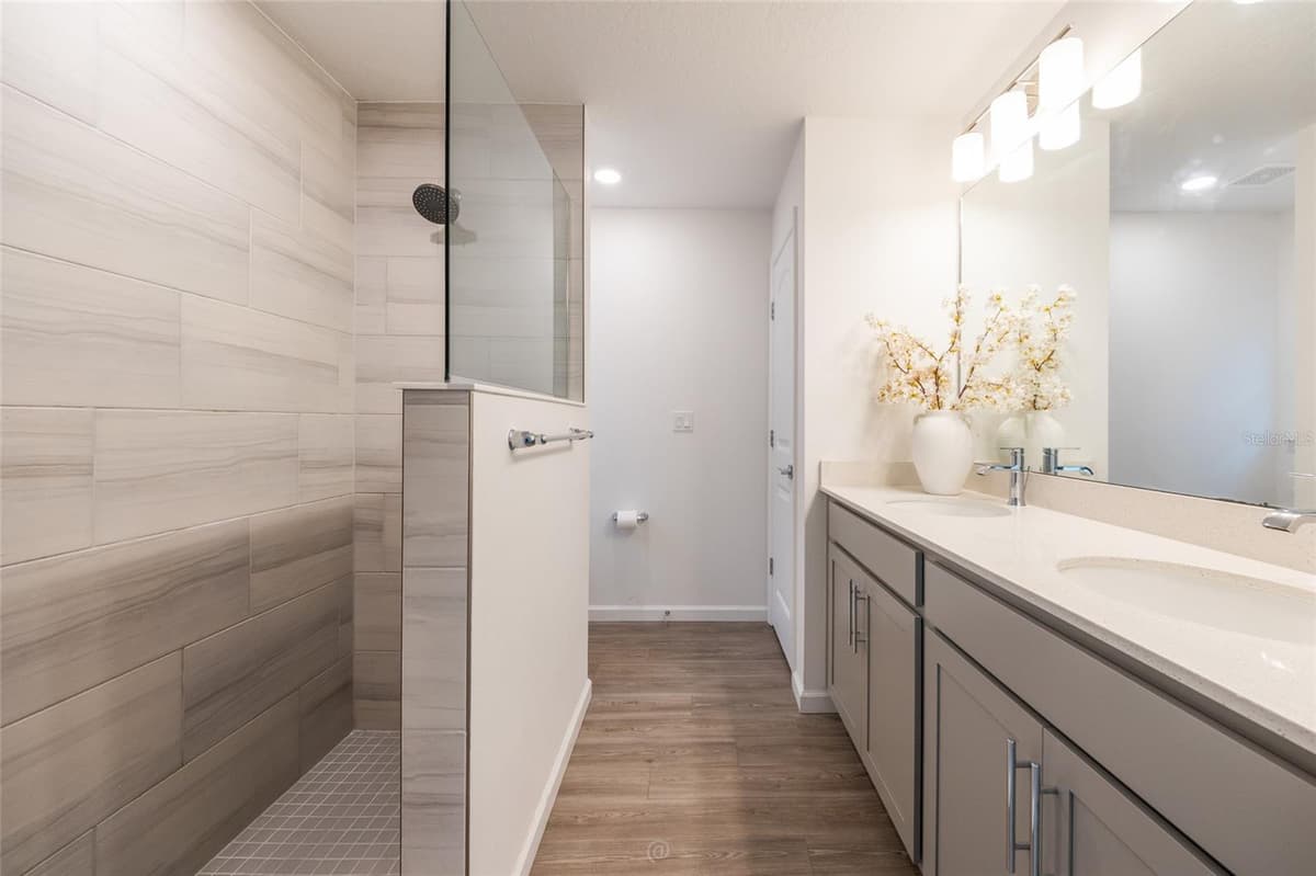 196 FRONTIER DRIVE — photo 18 of 35