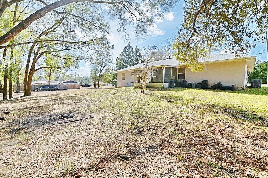 5025 HUMMINGBIRD AVENUE — photo 26 of 30