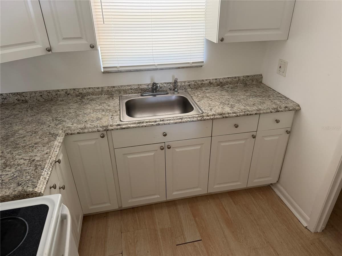 2185 3RD STREET — photo 12 of 16