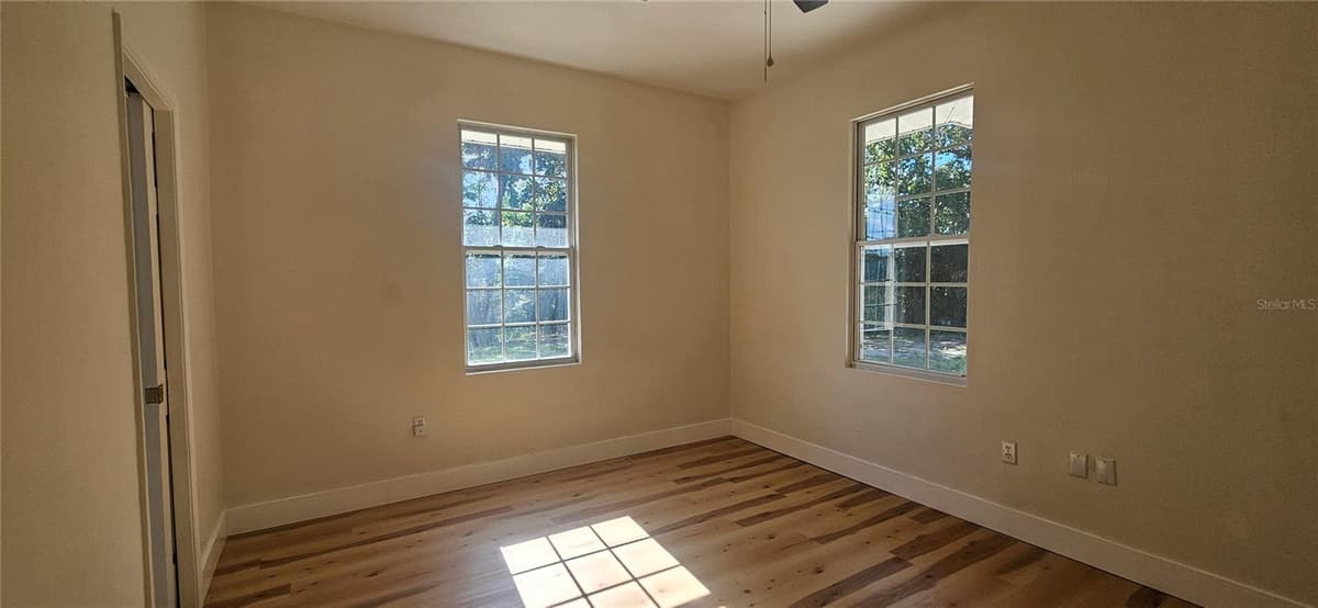 709 HIGHLAND STREET — photo 4 of 36