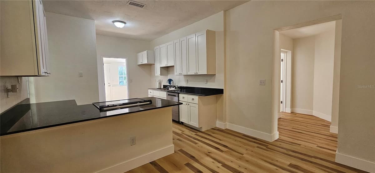 709 HIGHLAND STREET — photo 14 of 36
