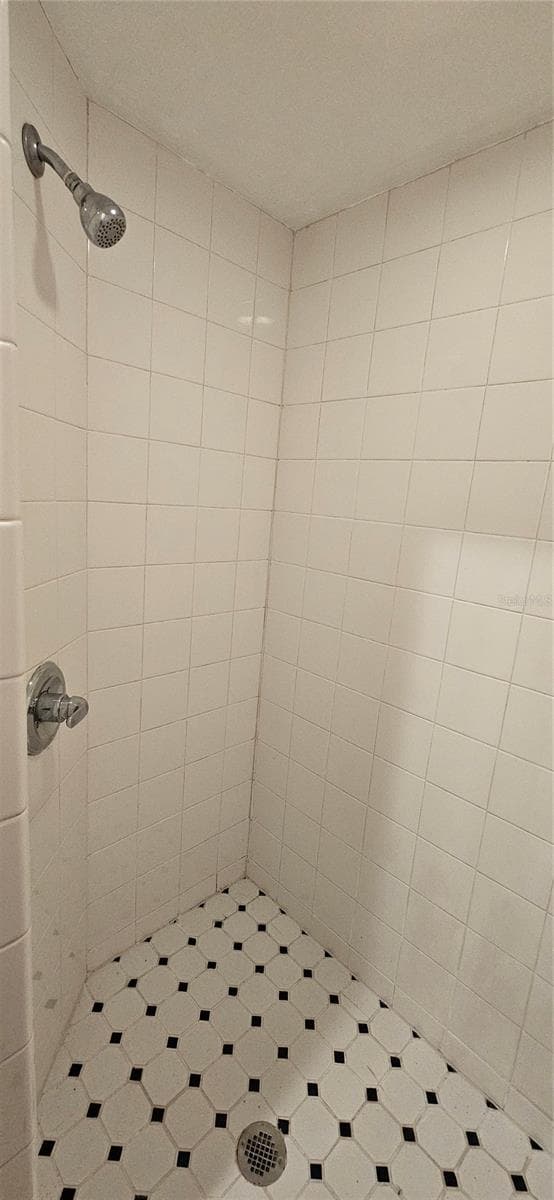 709 HIGHLAND STREET — photo 18 of 36