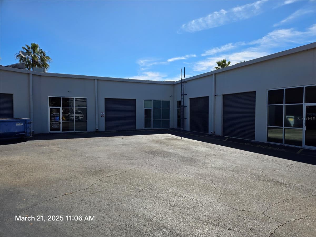 7901 KINGSPOINTE PARKWAY — photo 15 of 18