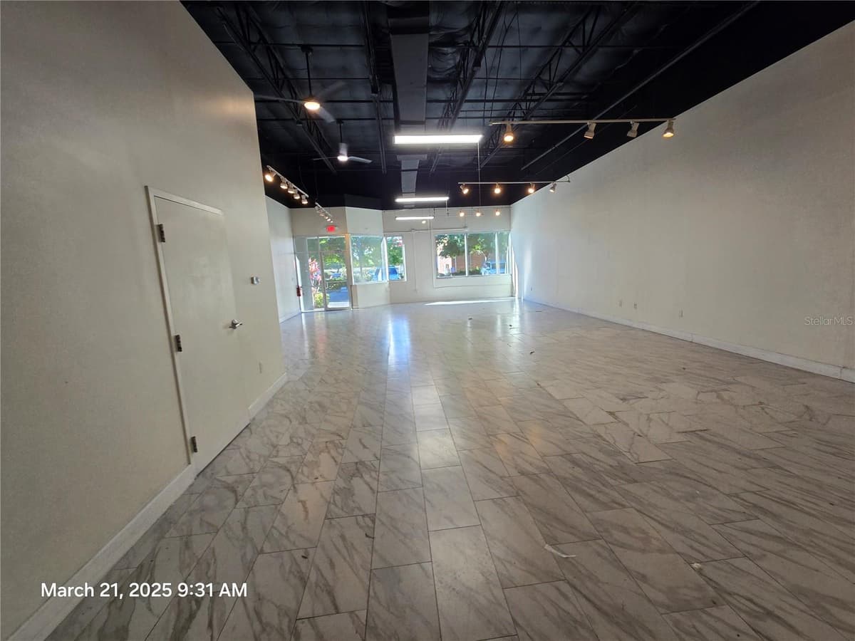 7901 KINGSPOINTE PARKWAY — photo 6 of 18