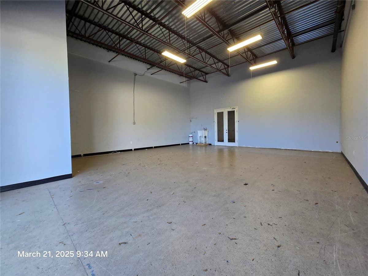 7901 KINGSPOINTE PARKWAY — photo 13 of 18