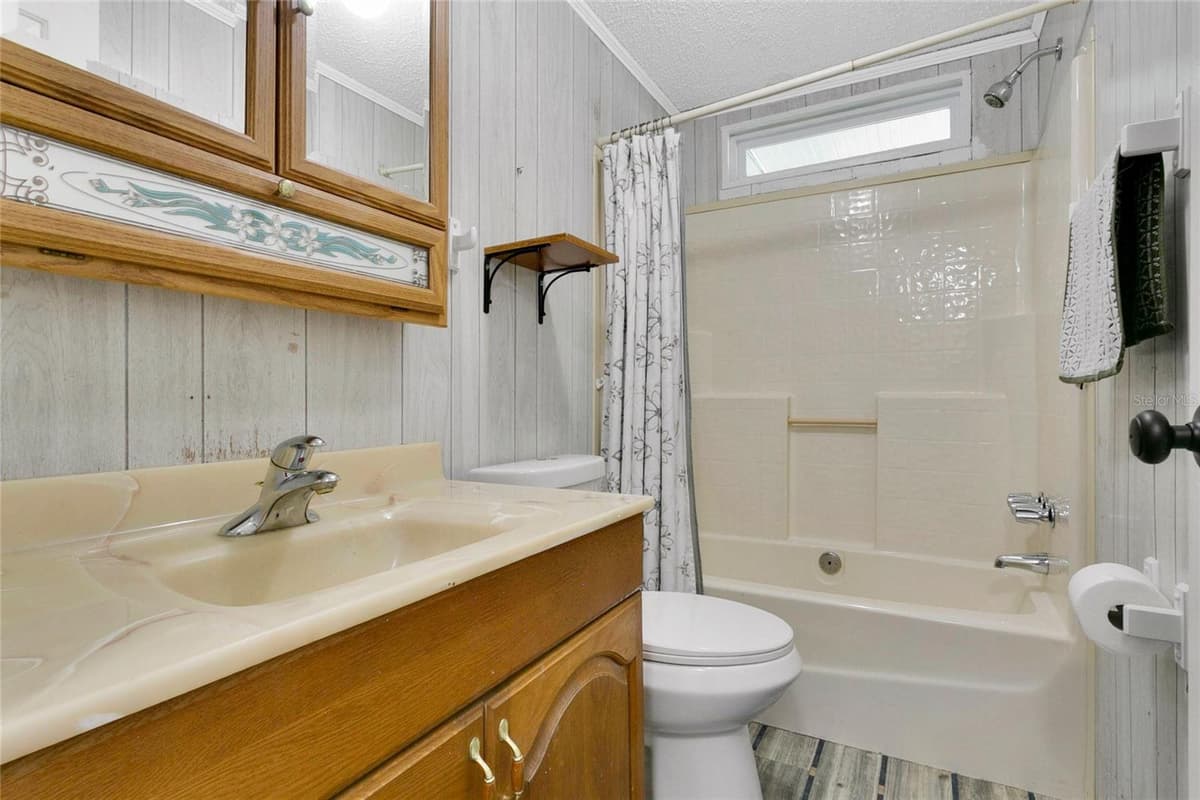 169 PINE TREE DRIVE — photo 16 of 35