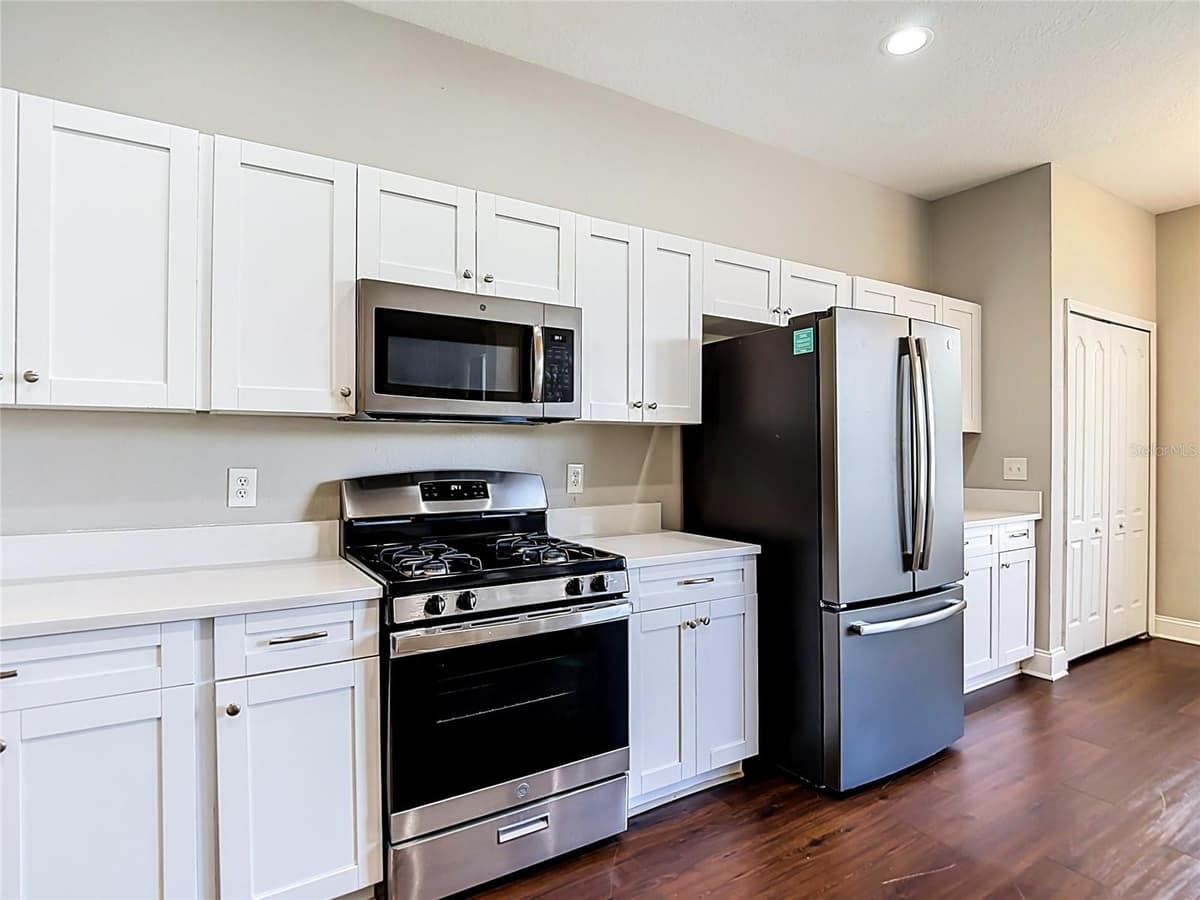 10739 EVENINGWOOD COURT — photo 6 of 43