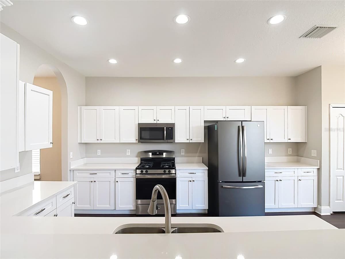 10739 EVENINGWOOD COURT — photo 11 of 43