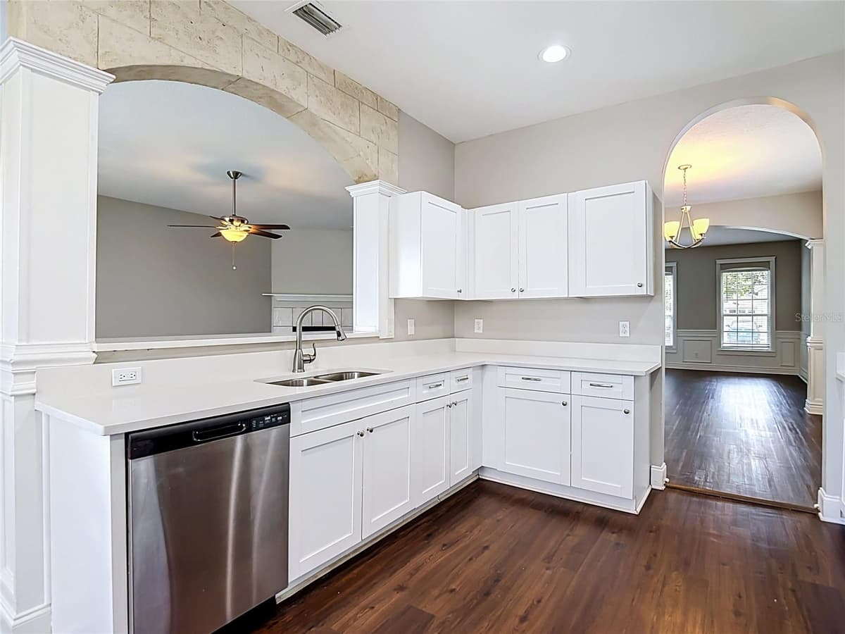 10739 EVENINGWOOD COURT — photo 8 of 43