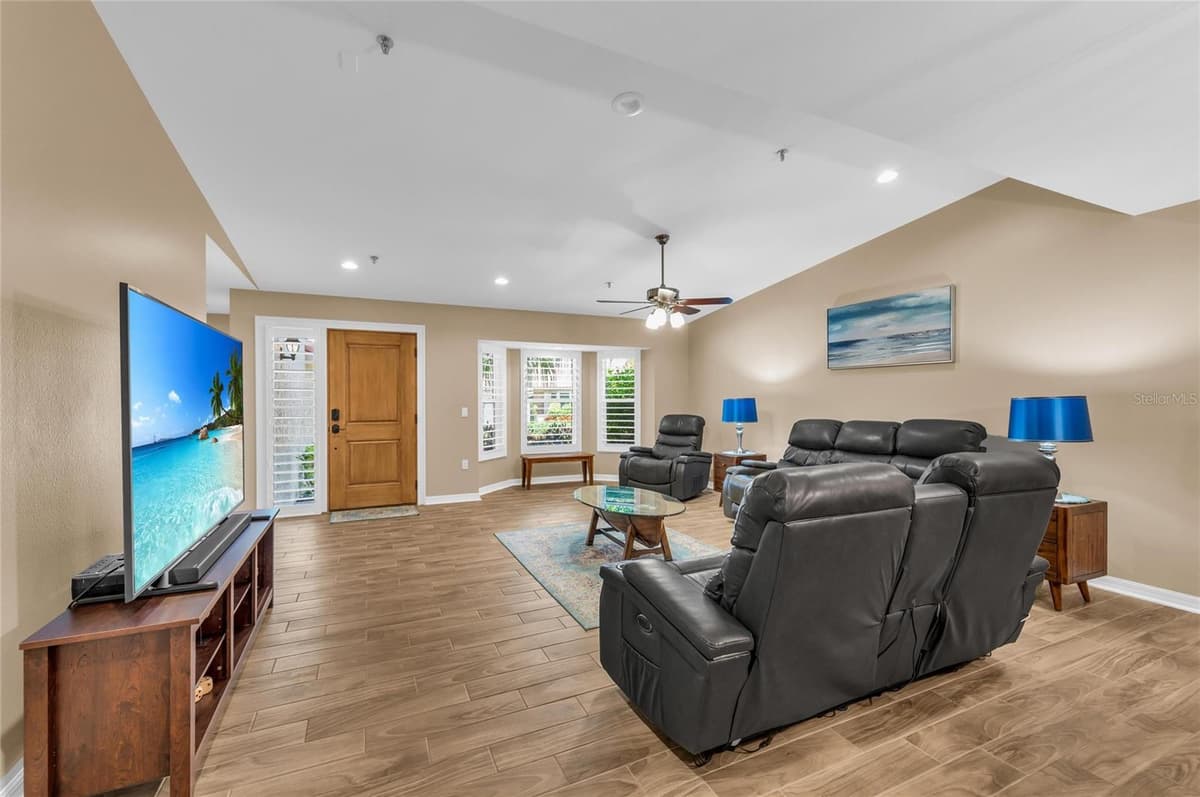 2350 HARBOUR OAKS DRIVE — photo 4 of 85