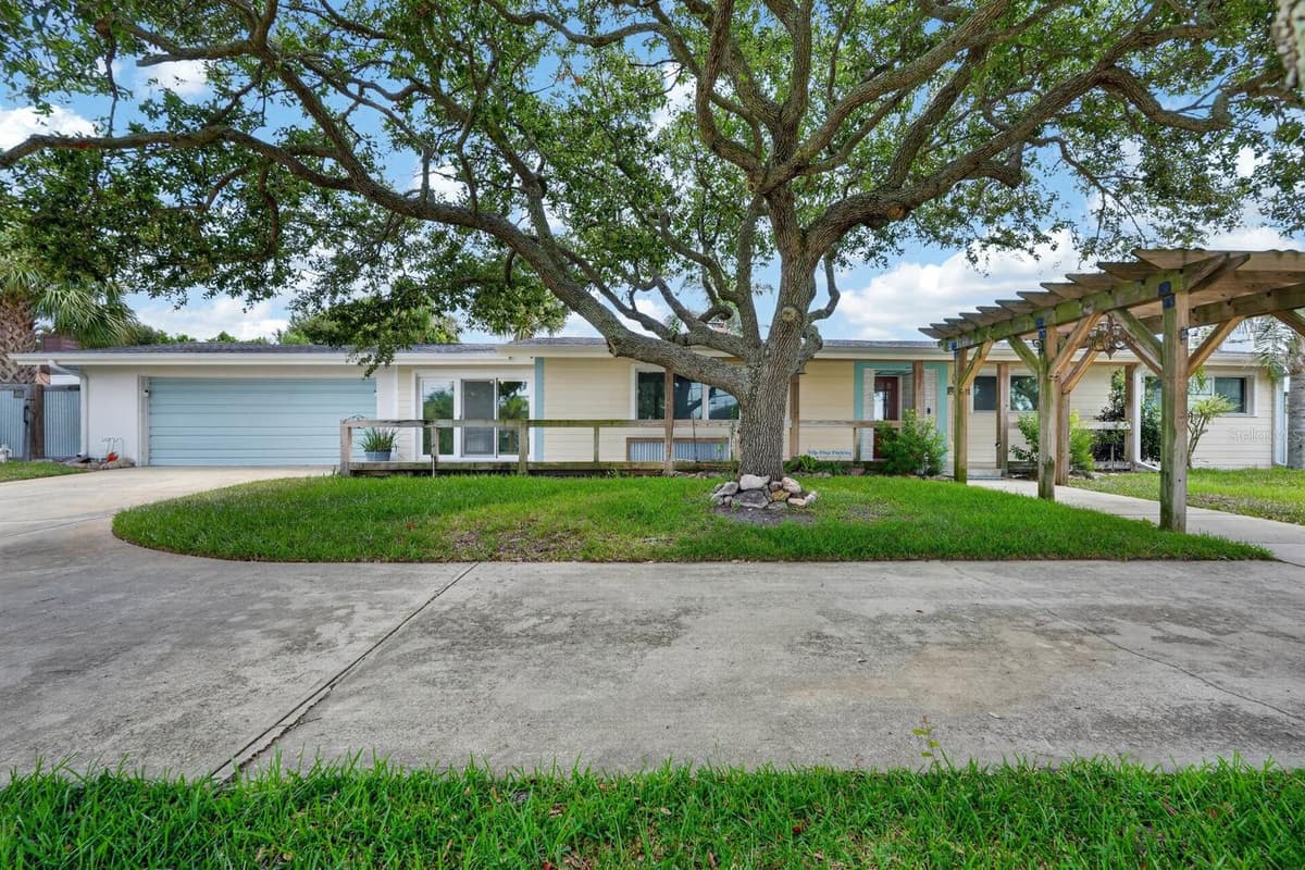 2071 PENINSULA DRIVE — photo 4 of 53
