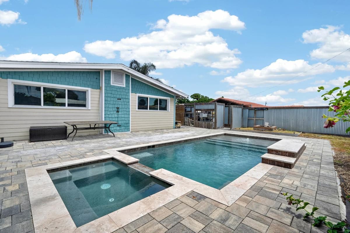2071 PENINSULA DRIVE — photo 2 of 53