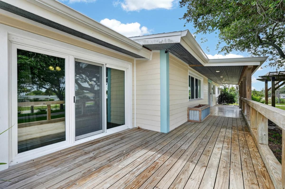 2071 PENINSULA DRIVE — photo 7 of 53