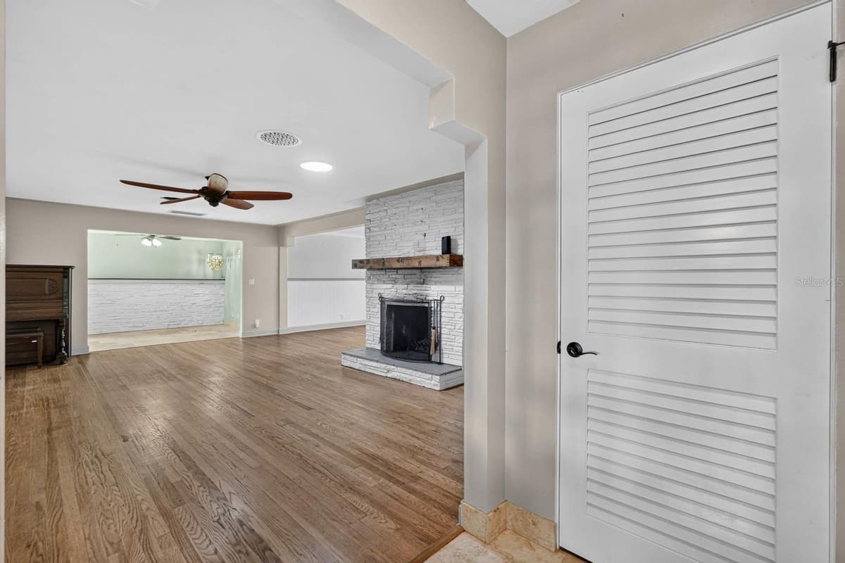 2071 PENINSULA DRIVE — photo 10 of 53