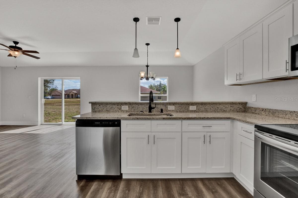 4368 MERCEDES STREET — photo 15 of 19