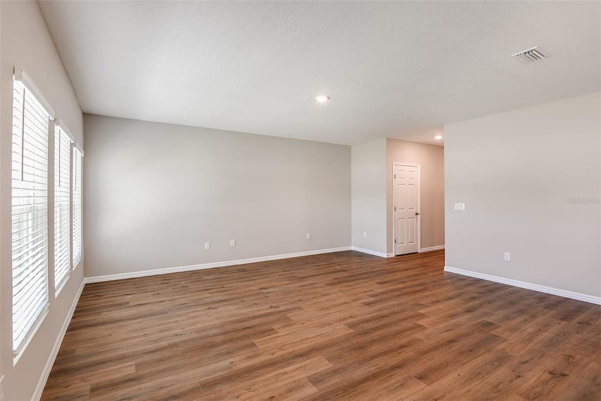 36613 SAGEMOOR DRIVE — photo 3 of 30