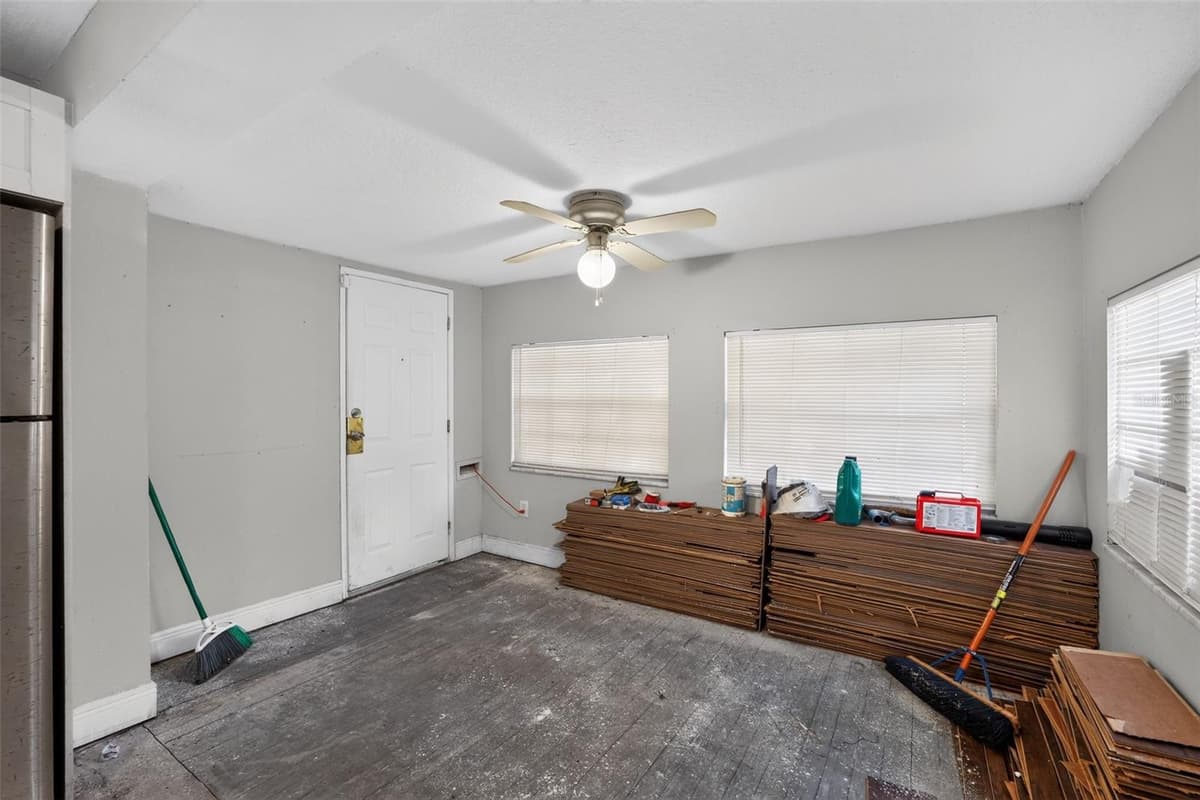 10109 MAIN STREET — photo 13 of 35