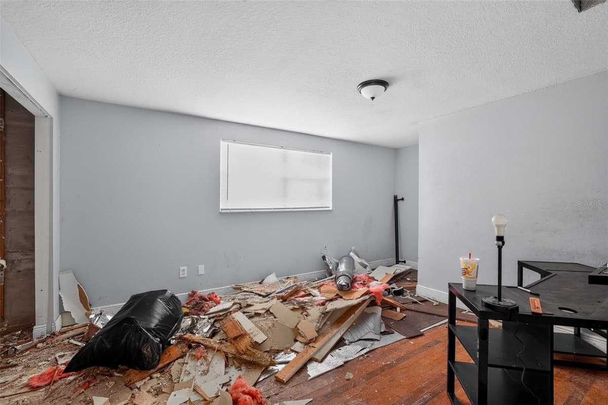 10109 MAIN STREET — photo 21 of 35