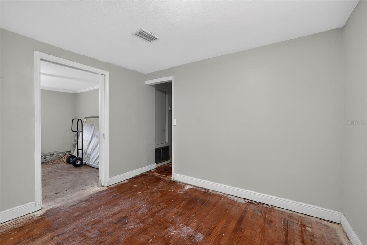 10109 MAIN STREET — photo 19 of 35
