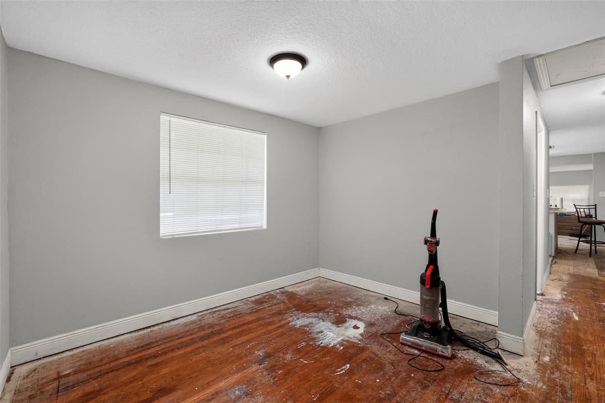 10109 MAIN STREET — photo 15 of 35