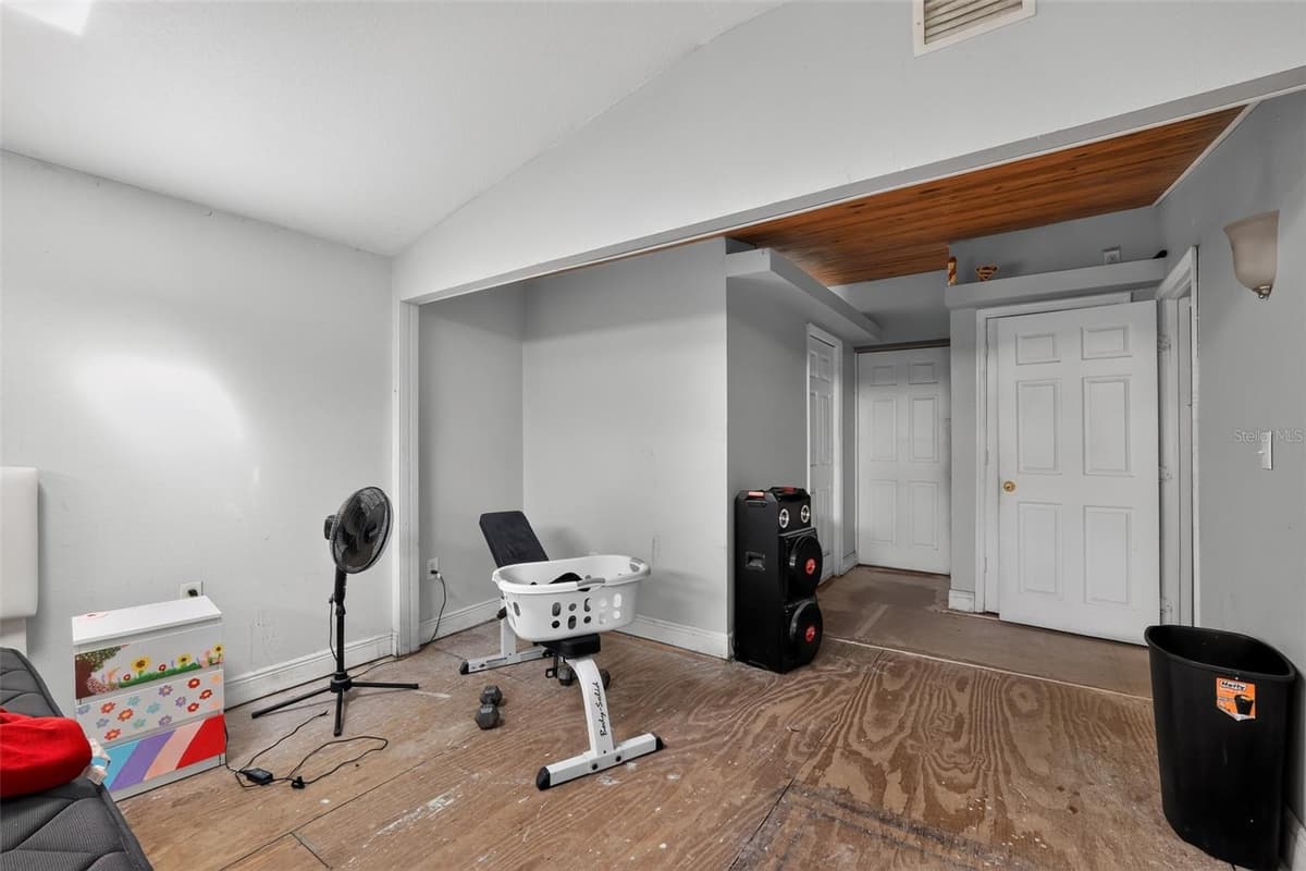 10109 MAIN STREET — photo 18 of 35
