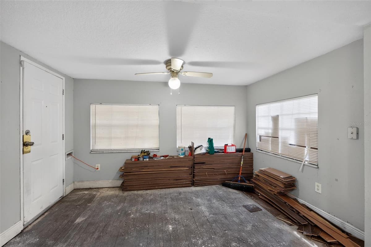 10109 MAIN STREET — photo 12 of 35