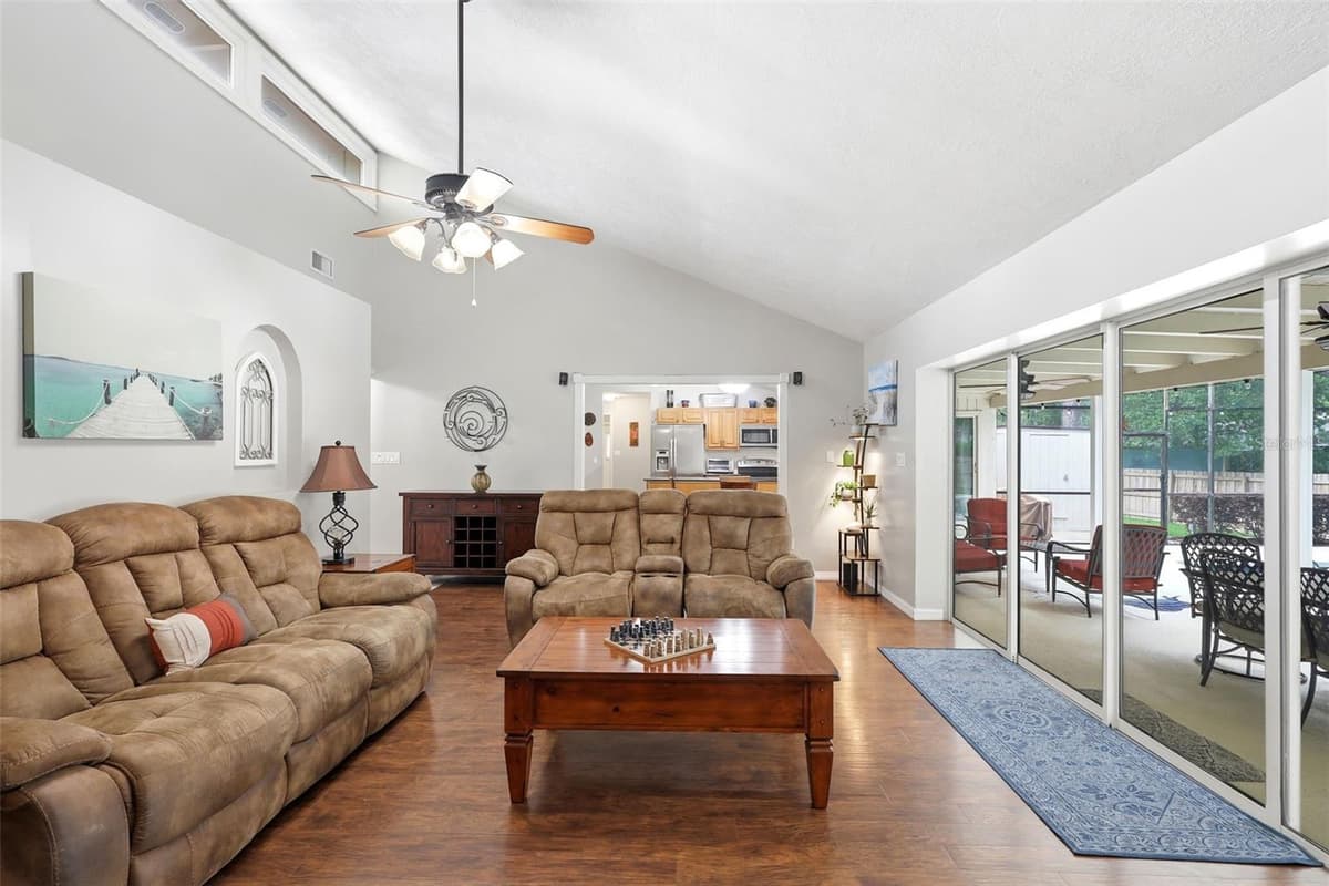 210 RIDGEWOOD COURT — photo 8 of 48