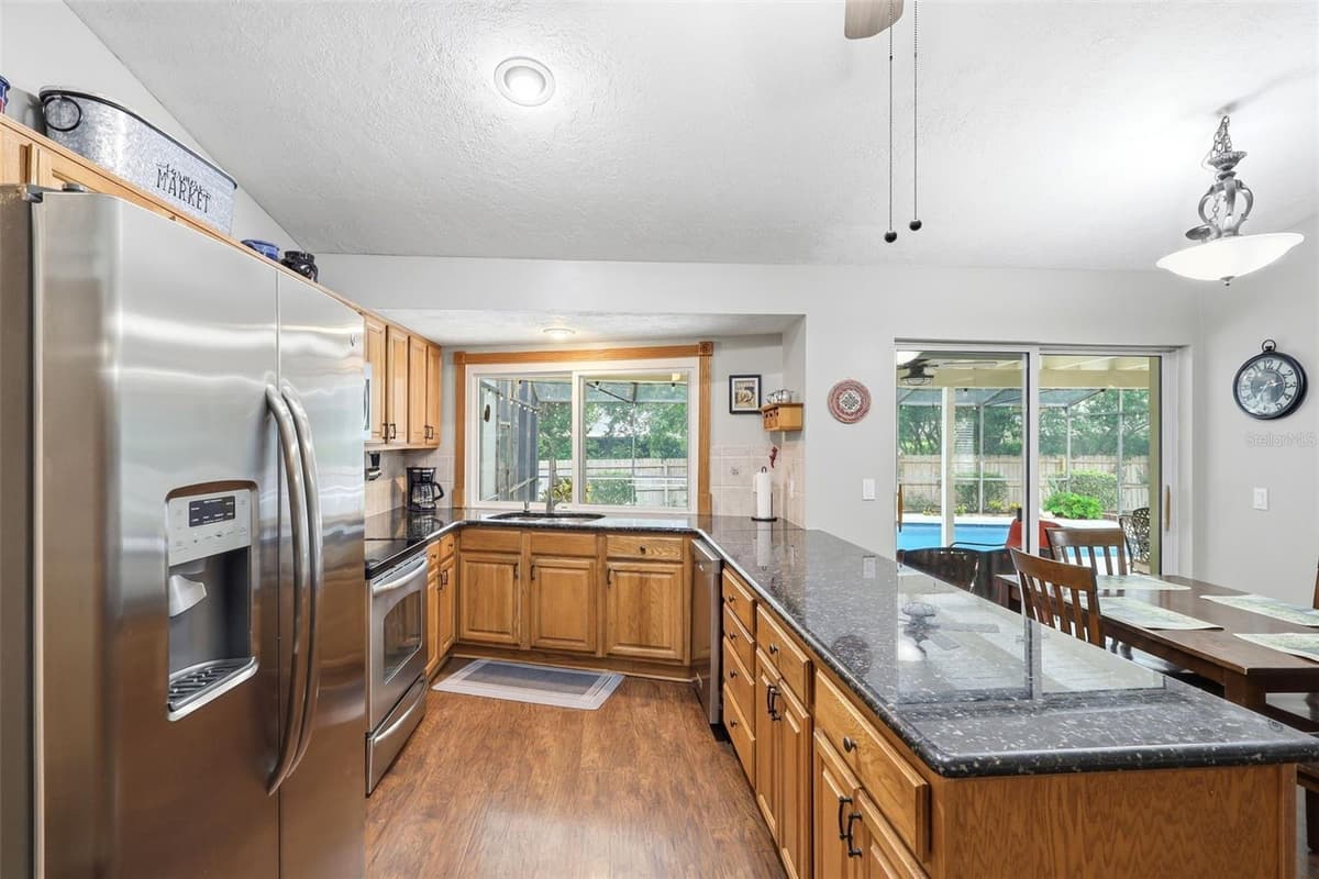 210 RIDGEWOOD COURT — photo 13 of 48
