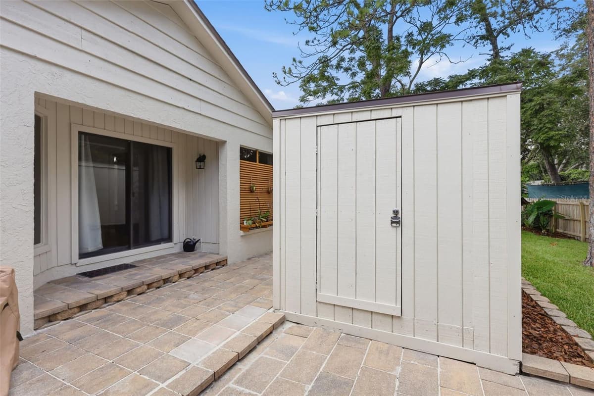 210 RIDGEWOOD COURT — photo 43 of 48