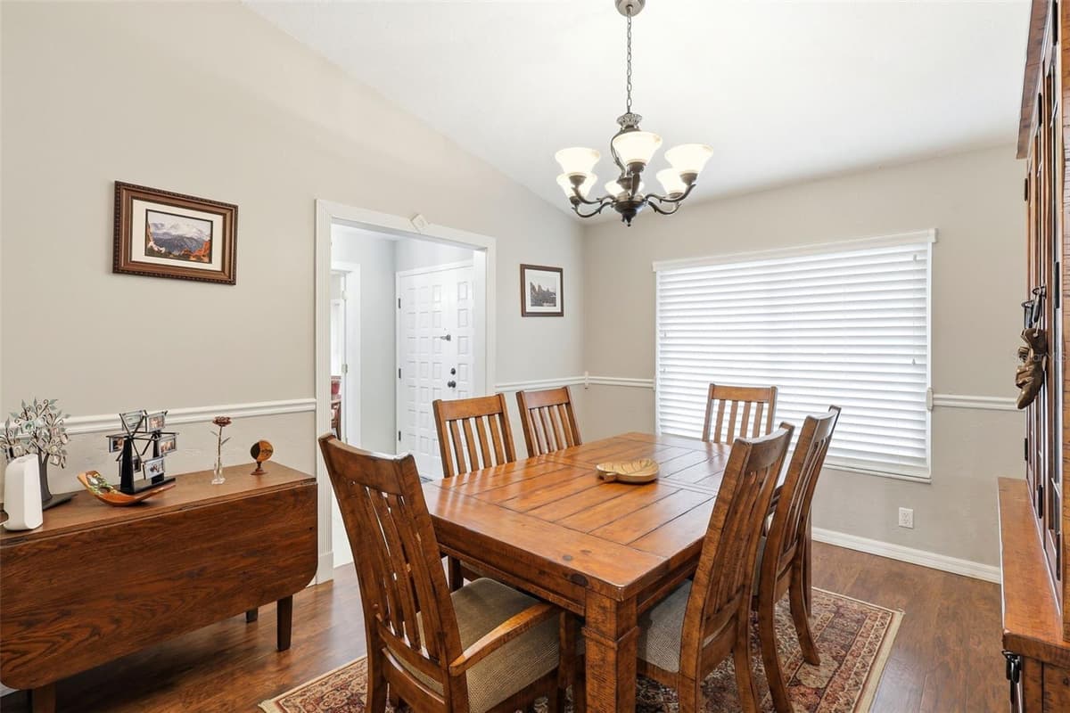 210 RIDGEWOOD COURT — photo 20 of 48