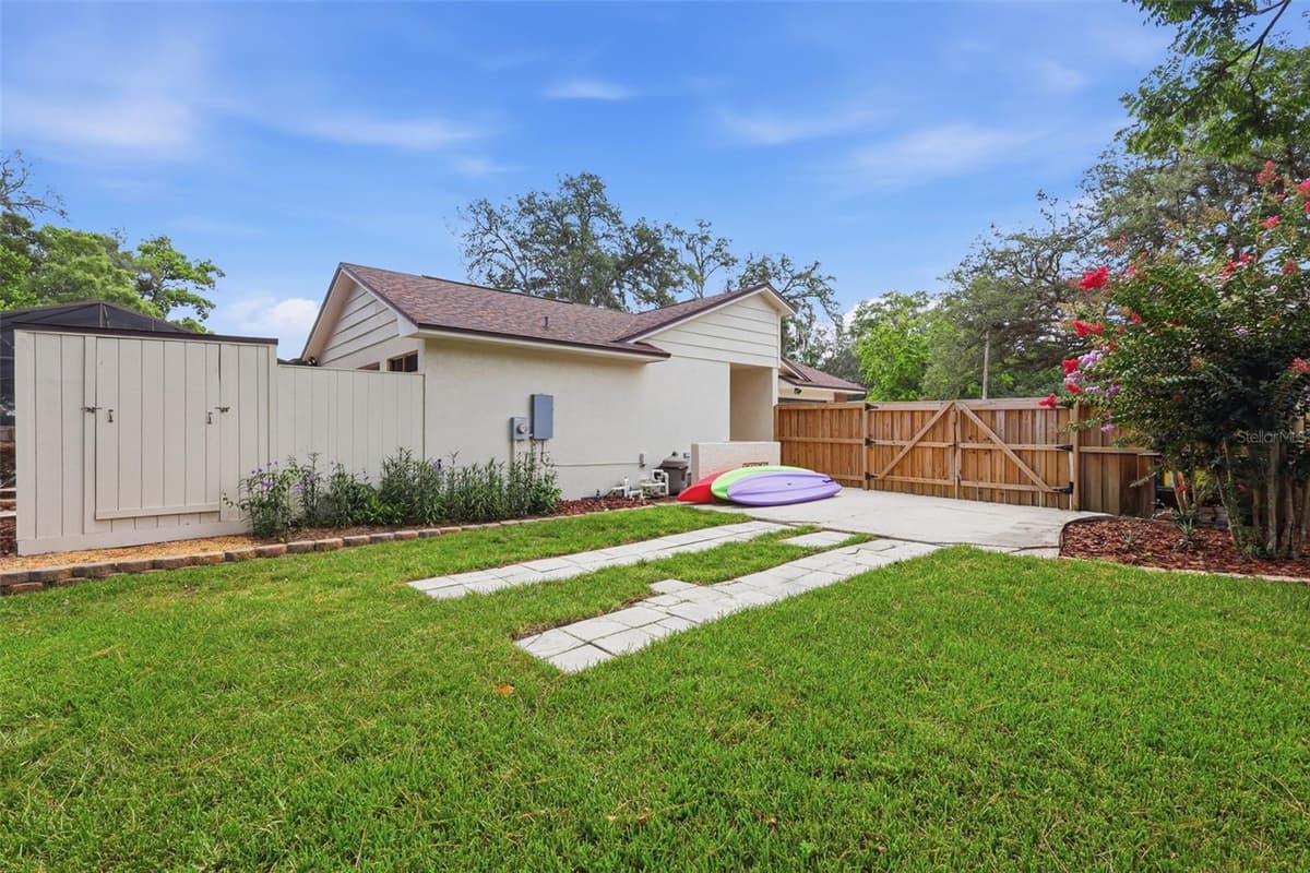 210 RIDGEWOOD COURT — photo 36 of 48