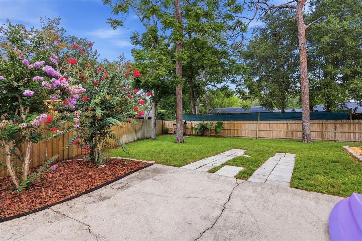 210 RIDGEWOOD COURT — photo 37 of 48