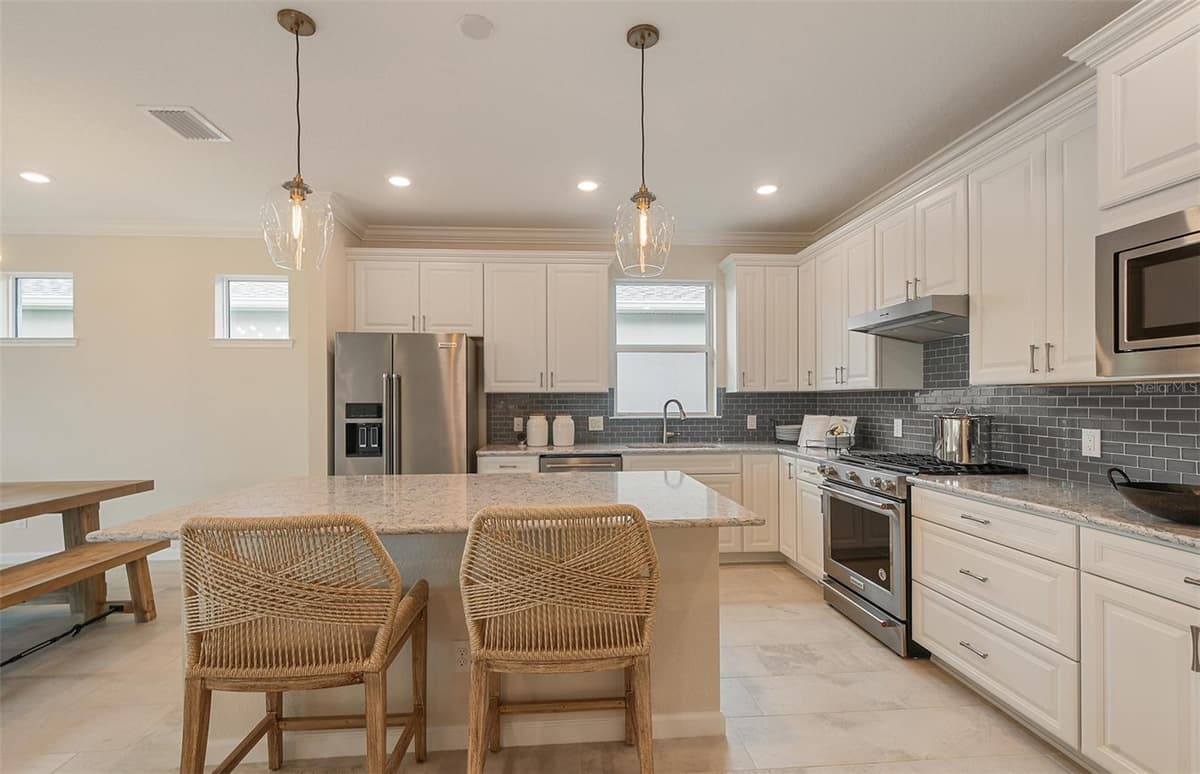 9118 SERENADE DRIVE — photo 14 of 42