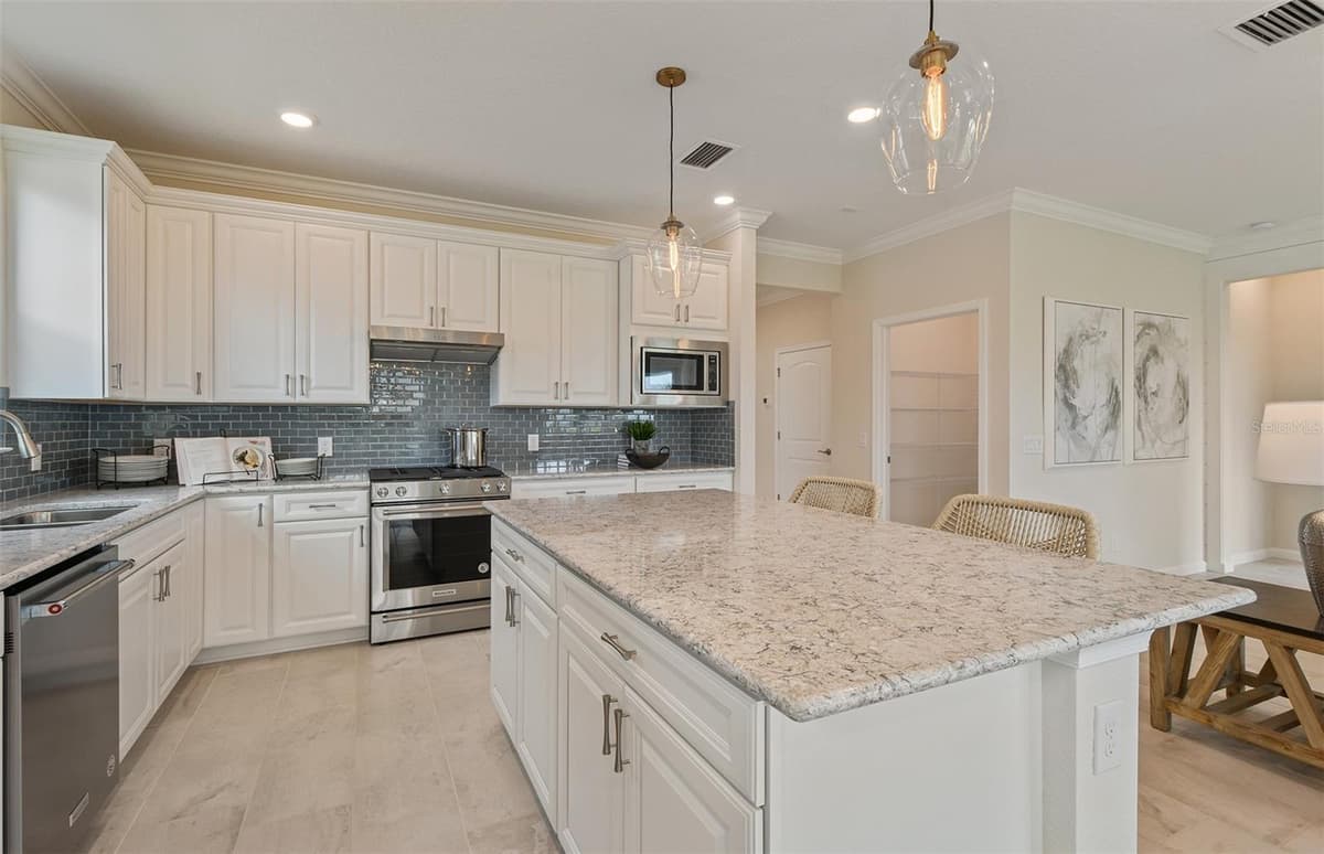9118 SERENADE DRIVE — photo 18 of 42