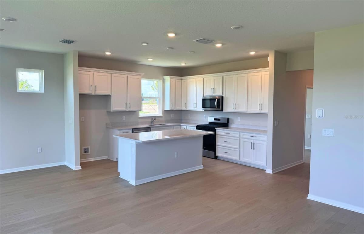 9118 SERENADE DRIVE — photo 5 of 42