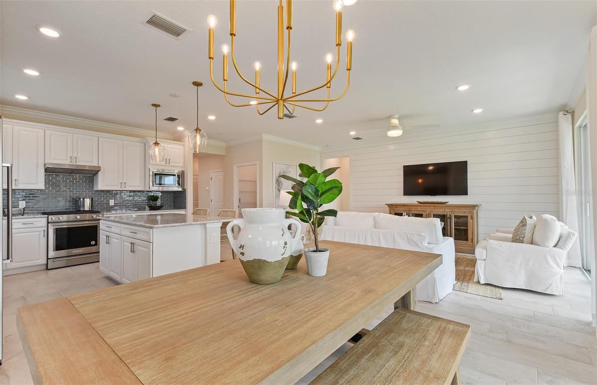 9118 SERENADE DRIVE — photo 20 of 42