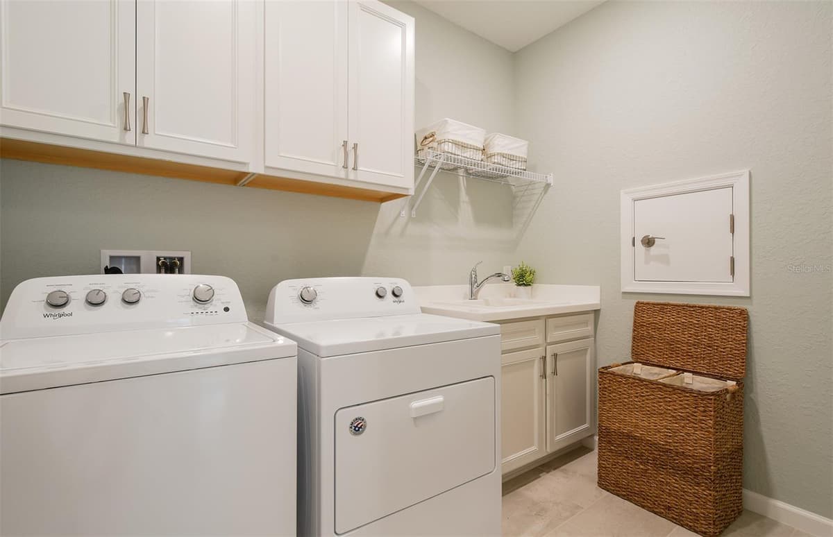 9118 SERENADE DRIVE — photo 41 of 42