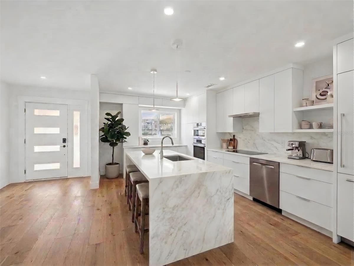 525 SLOOP LANE — photo 10 of 31