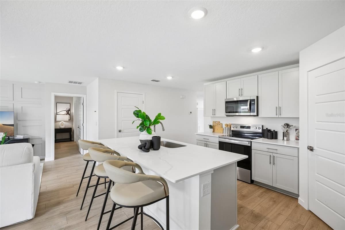 239 SKYFIELD COURT — photo 13 of 34