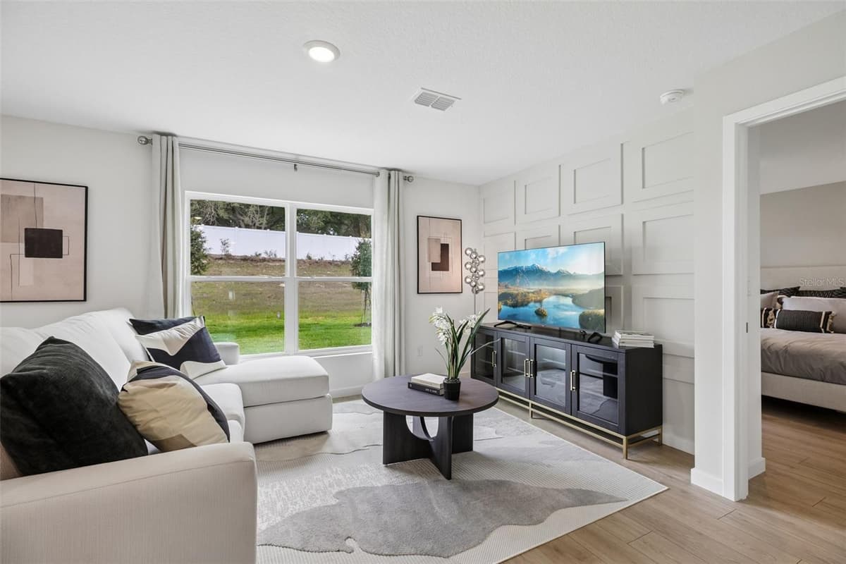 239 SKYFIELD COURT — photo 5 of 34