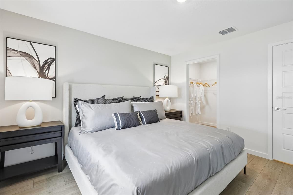 239 SKYFIELD COURT — photo 31 of 34