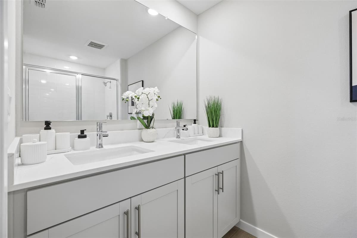 239 SKYFIELD COURT — photo 33 of 34
