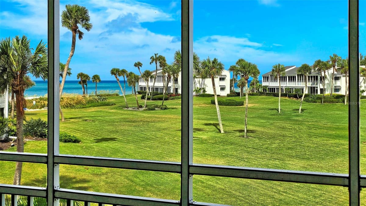 7115 GULF OF MEXICO DRIVE — photo 4 of 59