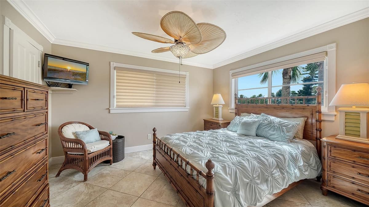 7115 GULF OF MEXICO DRIVE — photo 31 of 59