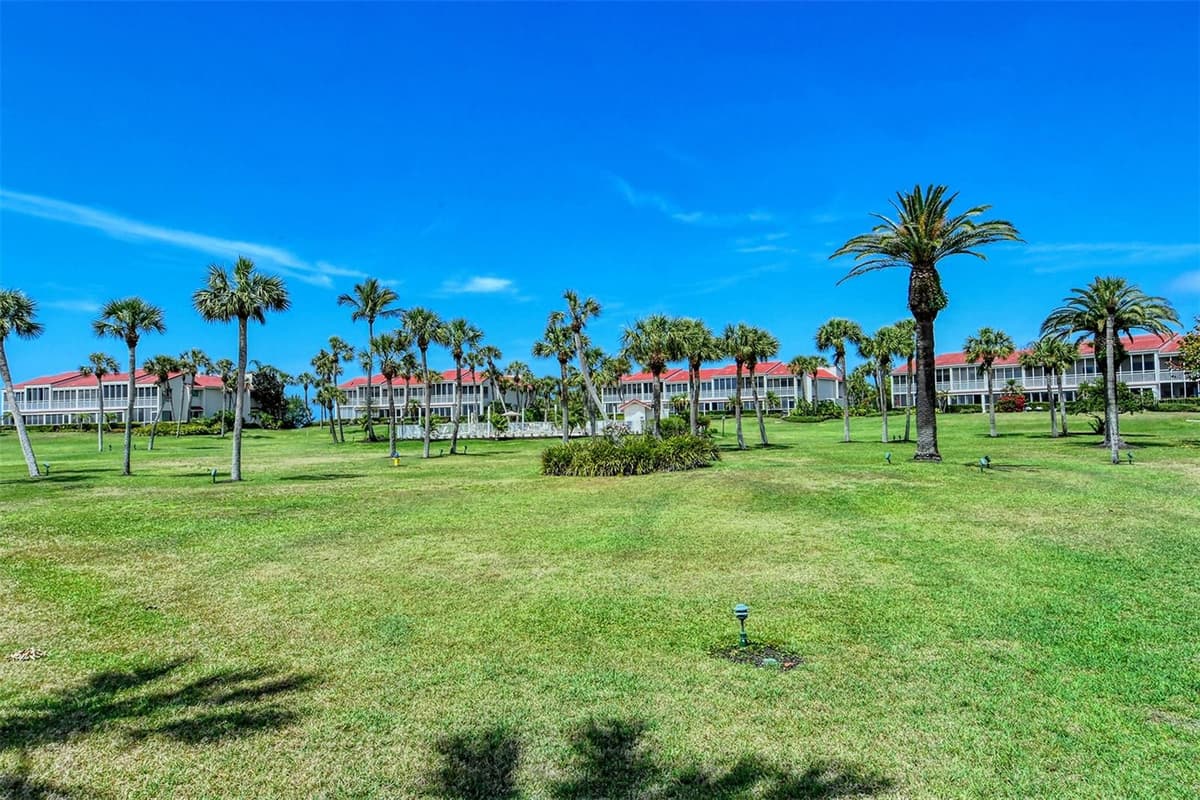 7115 GULF OF MEXICO DRIVE — photo 10 of 59