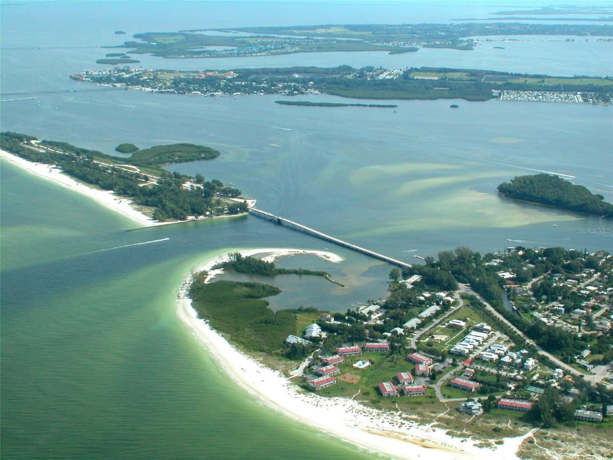 7115 GULF OF MEXICO DRIVE — photo 3 of 59