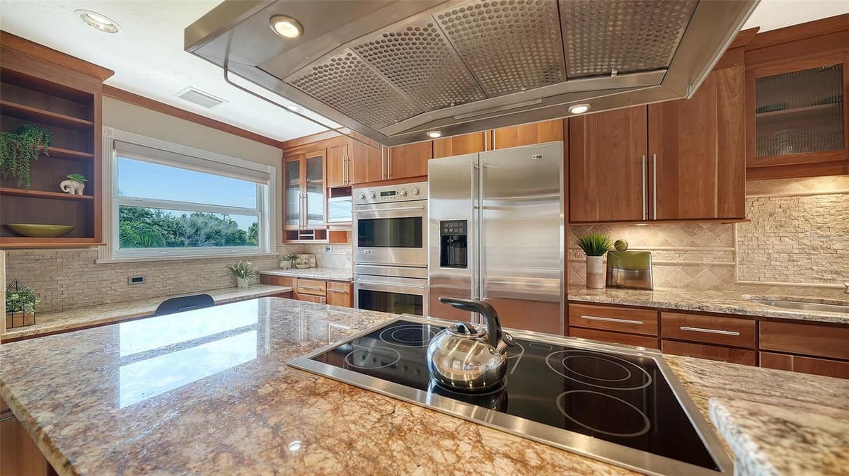 7115 GULF OF MEXICO DRIVE — photo 21 of 59