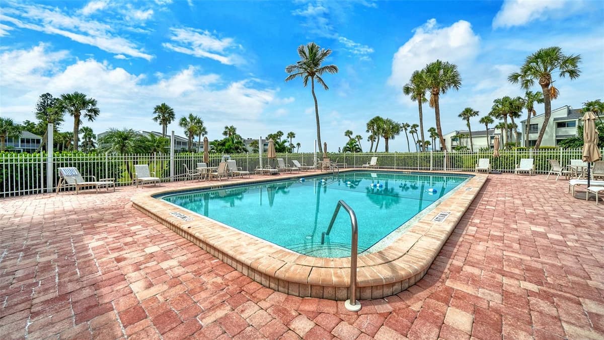 7115 GULF OF MEXICO DRIVE — photo 39 of 59