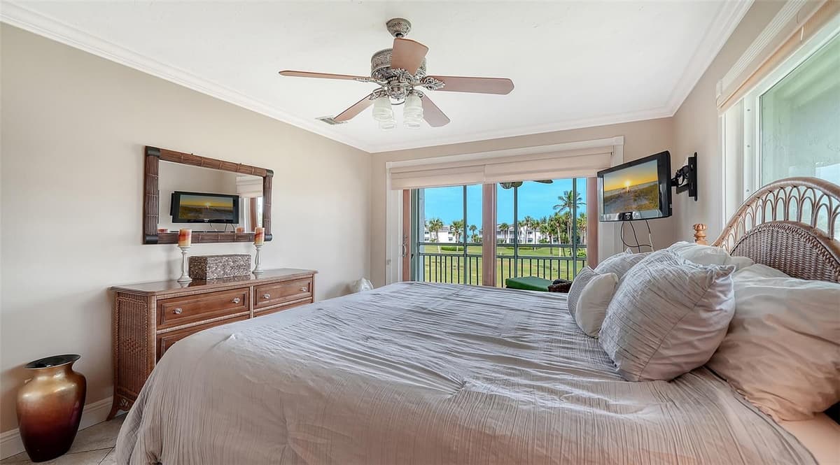 7115 GULF OF MEXICO DRIVE — photo 25 of 59